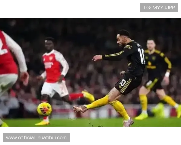 从0-2到3-2:曼联客场逆转阿森纳全记录,姆伯莫扳平球点燃反击号角 从0-2到3-2:曼联客场逆转阿森纳全记录,姆伯莫扳平球点燃反击号角